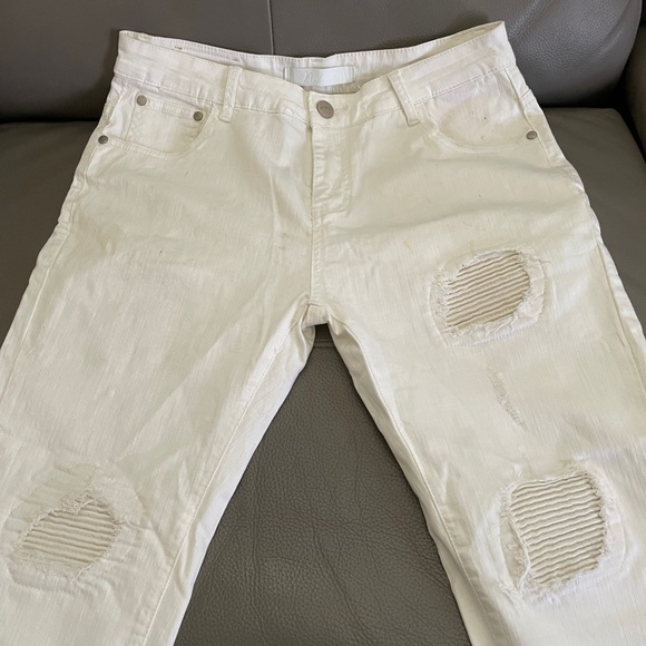 Great white jeans barely worn - Picture 2 of 5